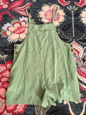 💚 Speechless Sage Green Overall Romper Girls XL Button Strap